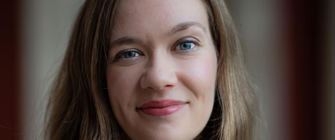 Anna Hawkins, piano alum
